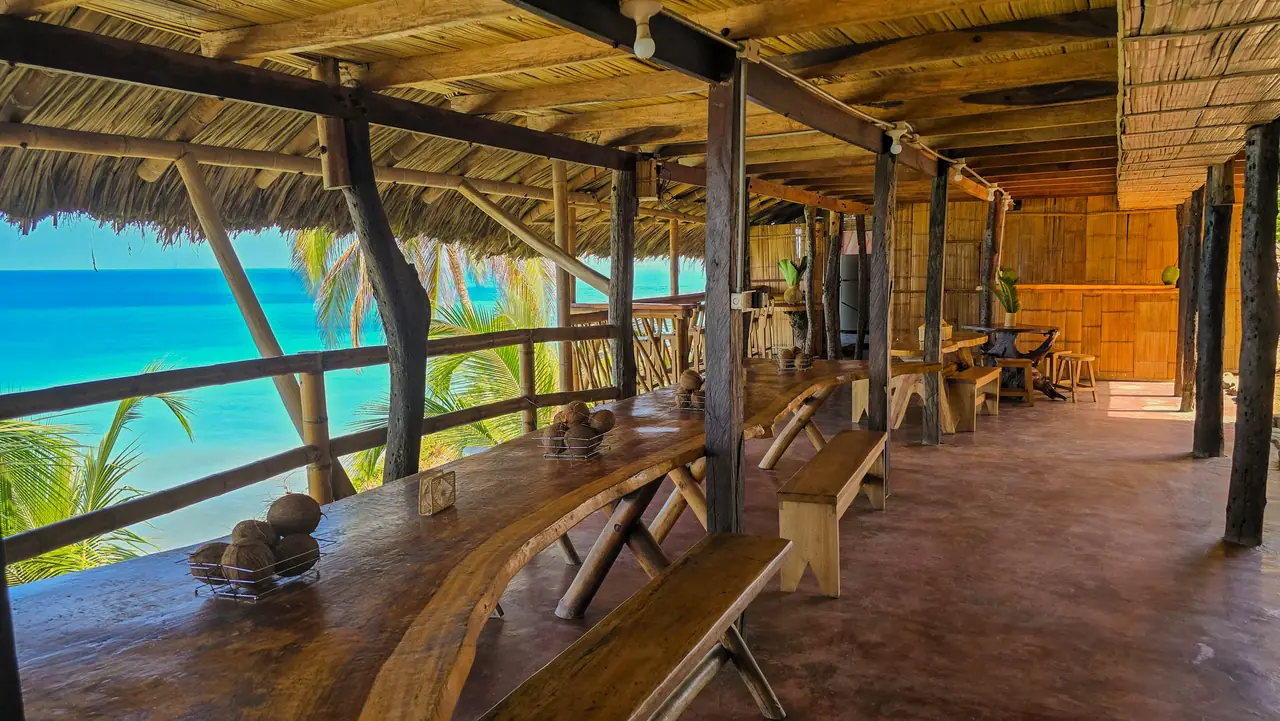 Restaurante con vista al mar del Ecohotel Ebenezer